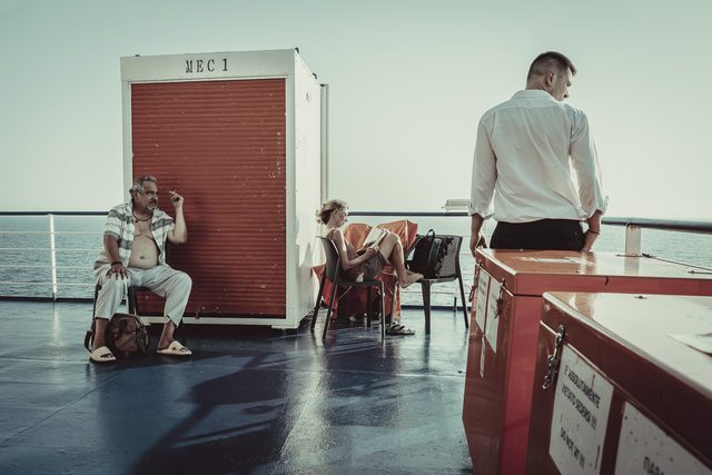 Grecia — scena di viaggio sul traghetto